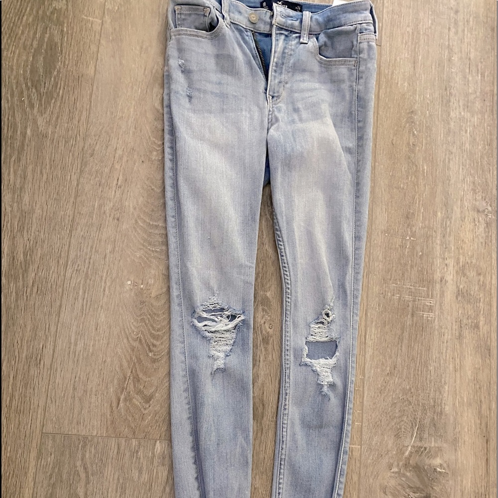 Light blue hollister skinny jeens